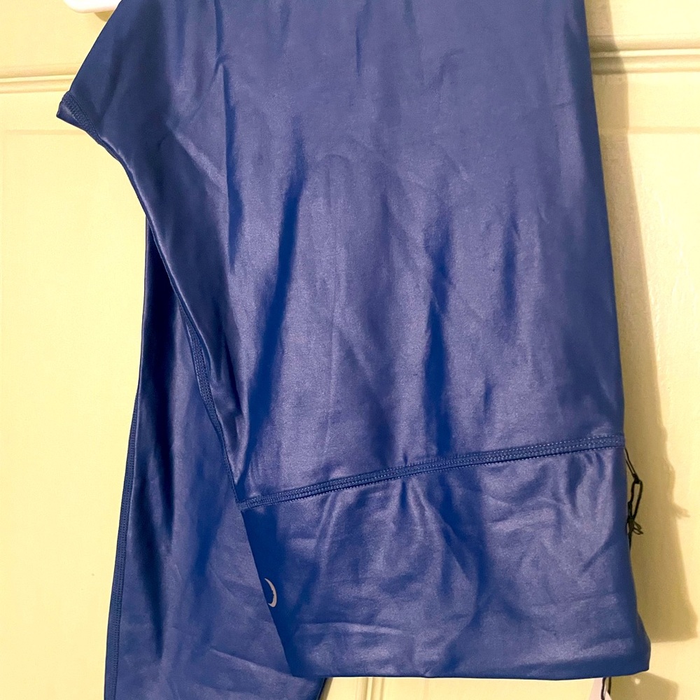 Zyia blue metallic leggings size 16-18. New with tags!